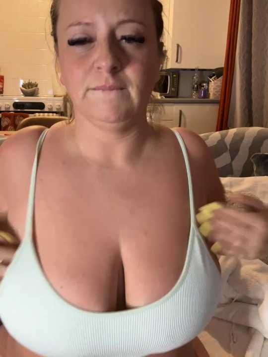 Poppyshaw_ Stripchat recording – Oct 29, 2026