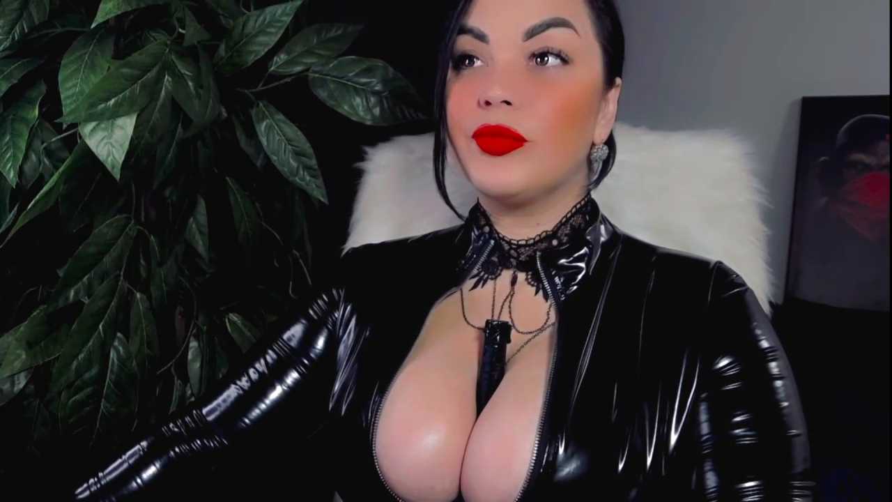 QueenOfUrKink cam recording