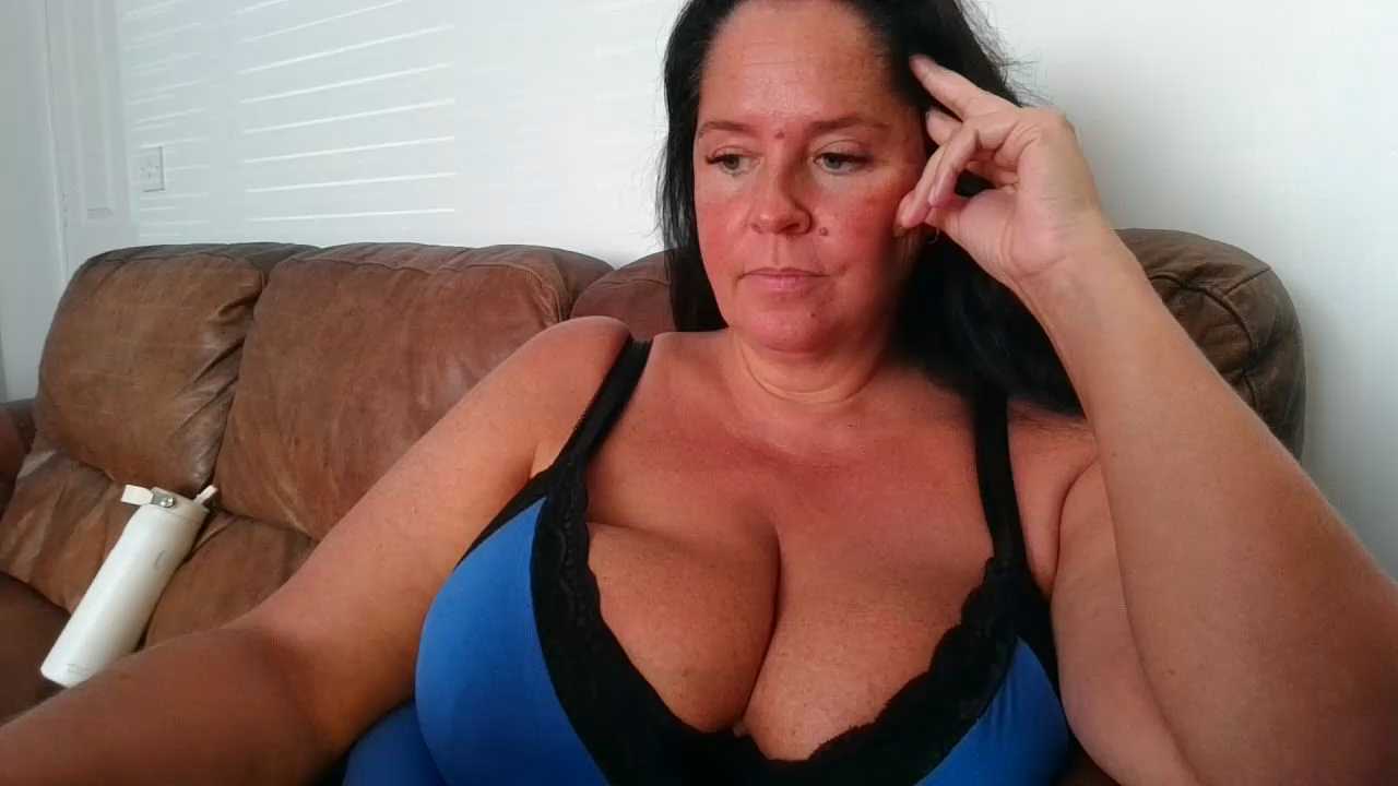 Queen_Dee_X