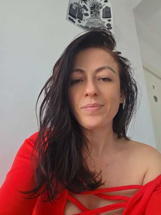 Risky_woman
