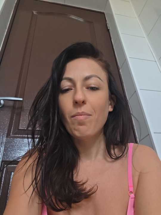 Risky_woman