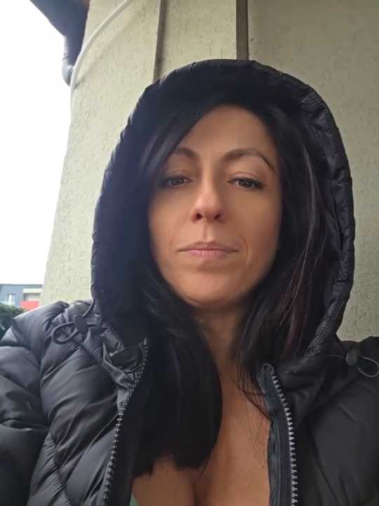 Risky_woman cam recording