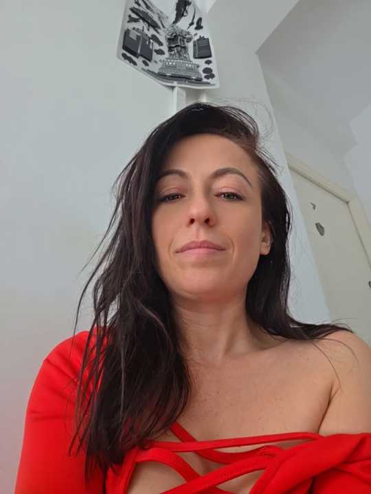 Risky_woman