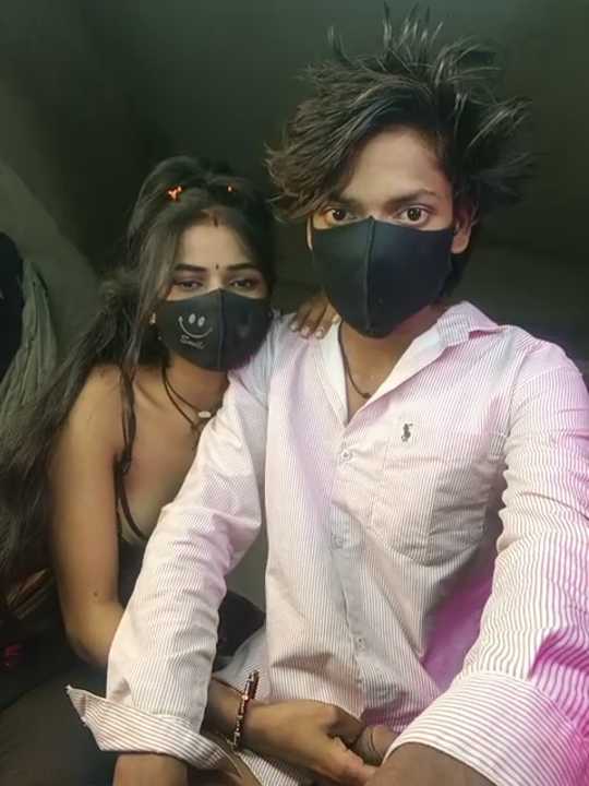 Romantic-couple10