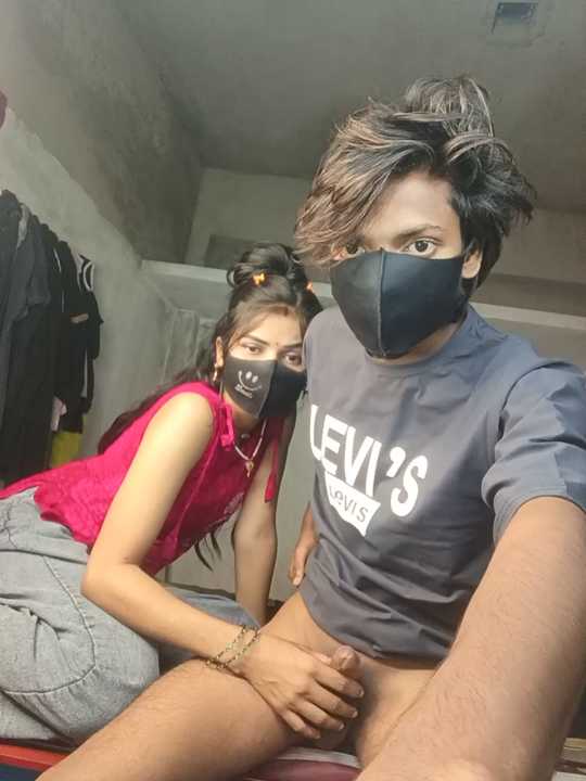 Romantic-couple10