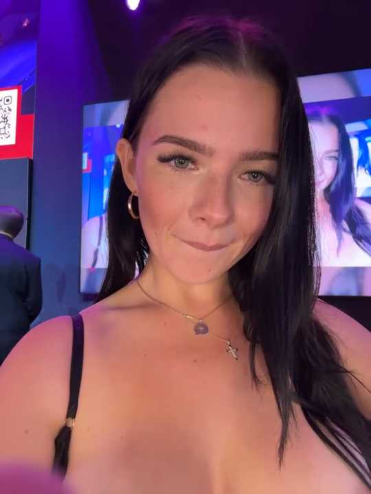 RoxiBlack Stripchat recording – Oct 23, 2026