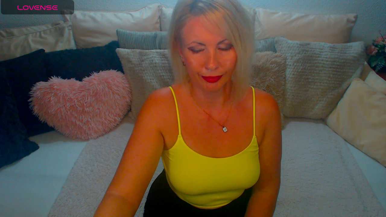 Royally_Alix Stripchat recording – Oct 18, 2026