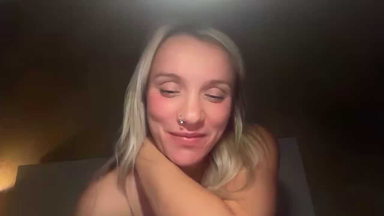 Seductive_SavannahX cam recording