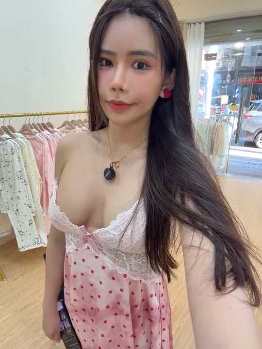 Selenaaaaa- Stripchat recording – Oct 18, 2026