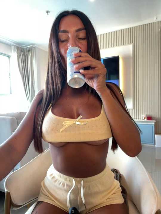 SensationalSelina Stripchat recording – Oct 27, 2026