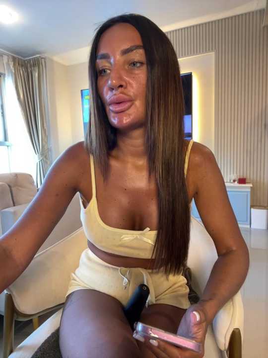 SensationalSelina Stripchat recording – Oct 27, 2026