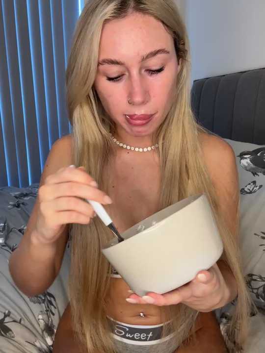 SexySaraxxoo