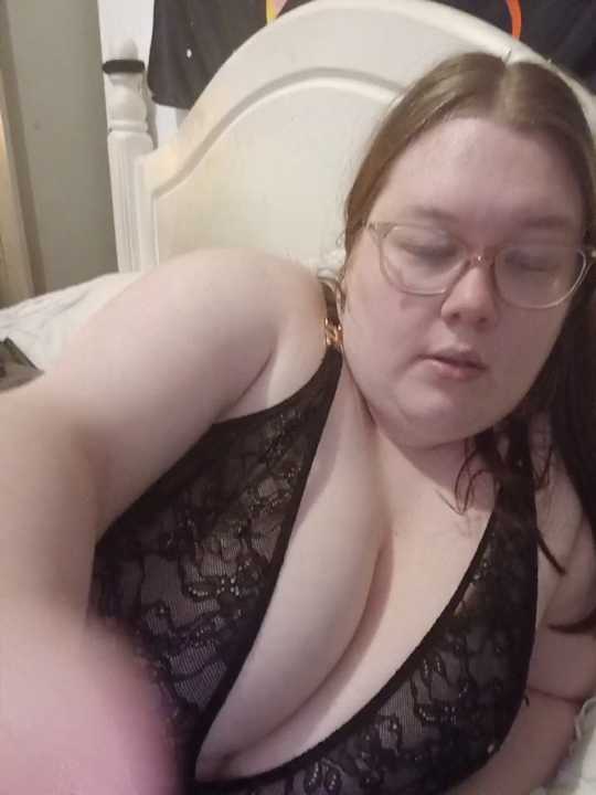 Sexycurvyemilyy cam recording