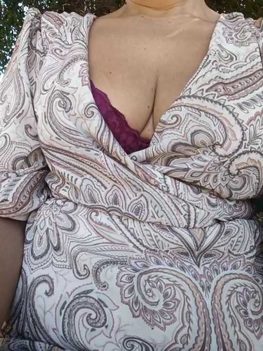 Sexyhousewife1975 cam recording