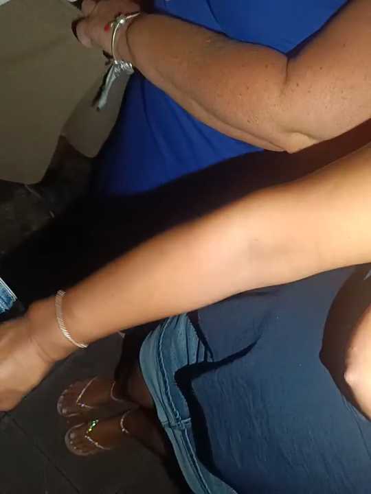 Sexyhousewife1975 cam recording