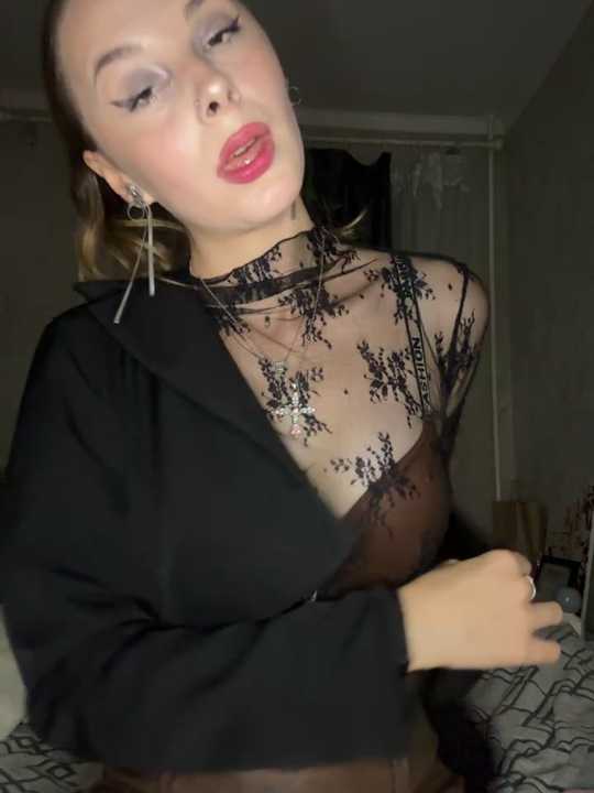 Shy_Little_Mia cam recording