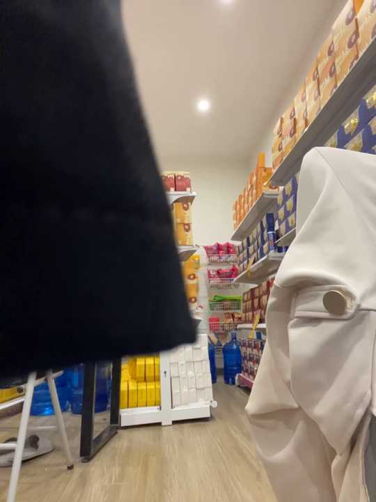 Sneaky_Cumshoot