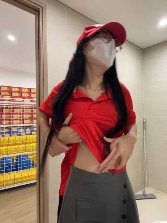 Sneaky_Cumshoot