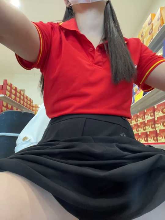 Sneaky_Cumshoot