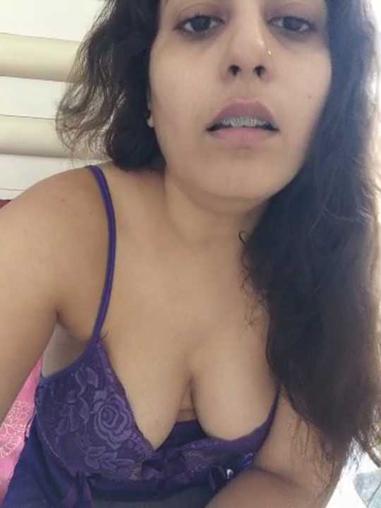 SubmissiveKaur cam recording