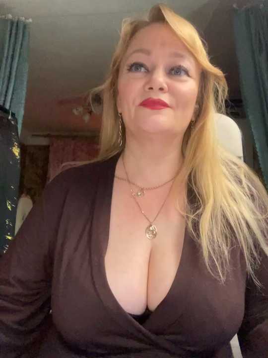 Sweet-blonde