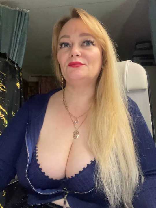 Sweet-blonde Stripchat recording – Oct 23, 2026