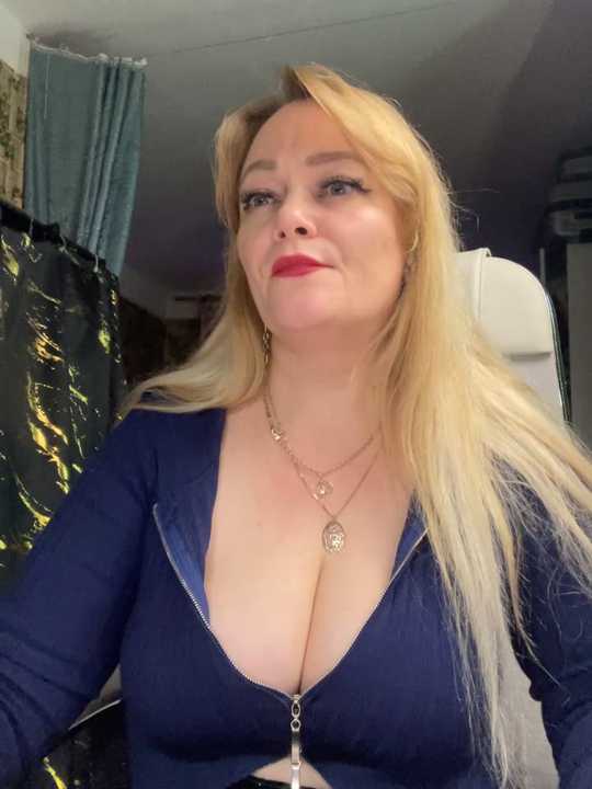 Sweet-blonde Stripchat recording – Oct 23, 2026