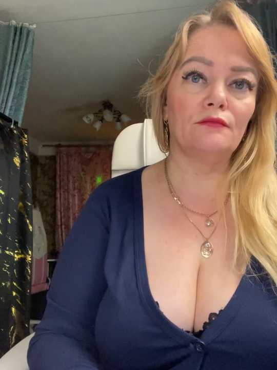 Sweet-blonde cam recording