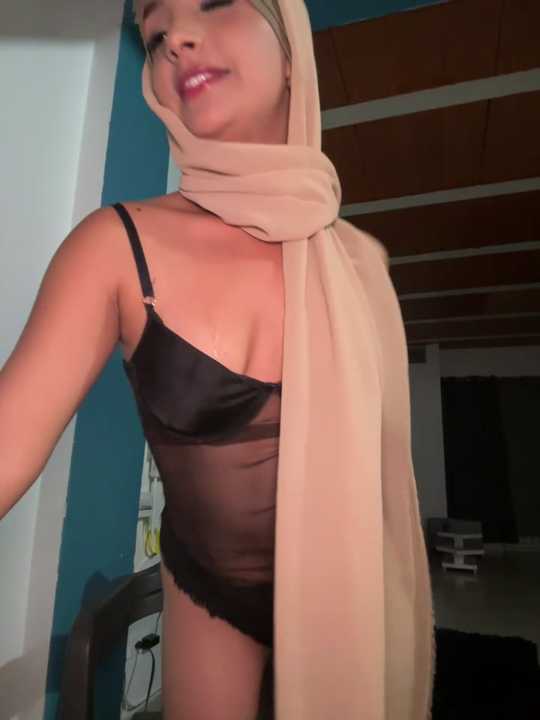 Sweet_TemptationXX cam recording