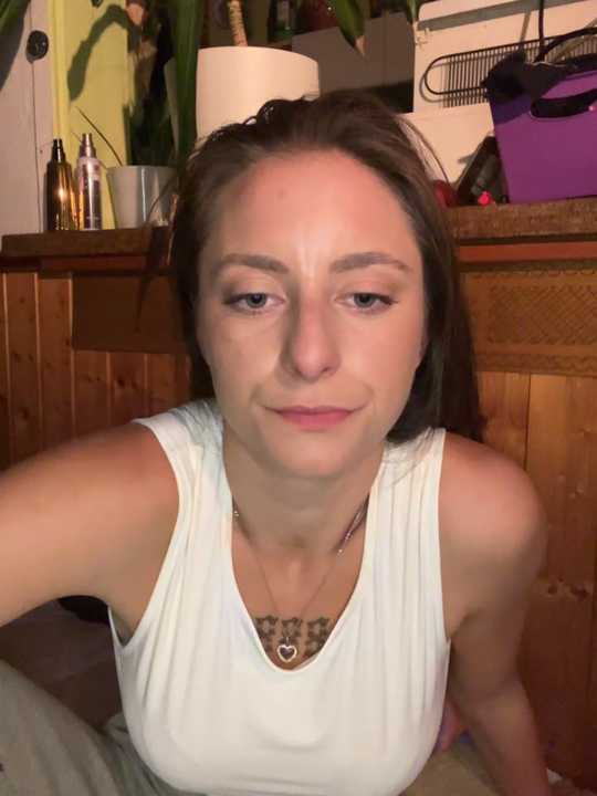 TeenLeonie18 cam recording
