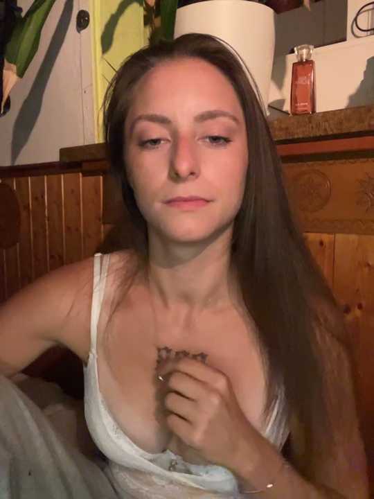 TeenLeonie18 cam recording