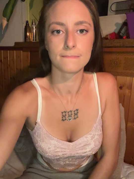 TeenLeonie18 cam recording