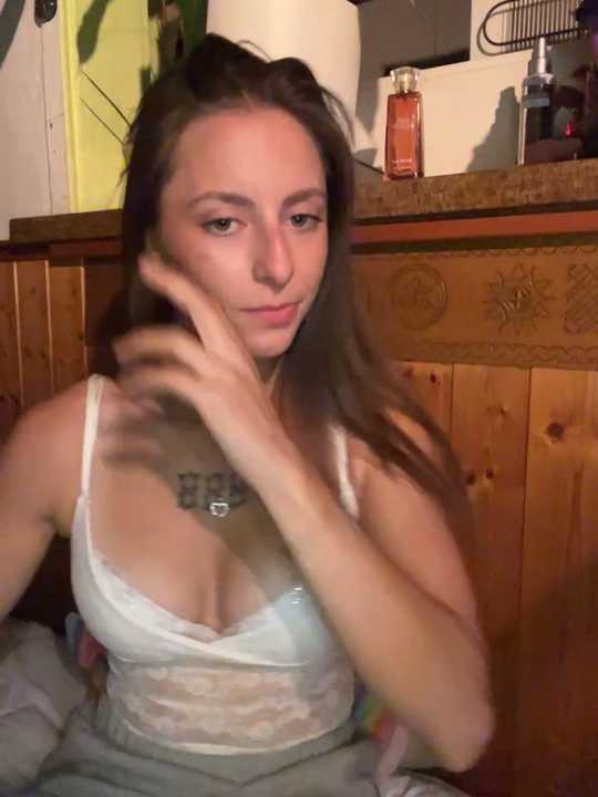 TeenLeonie18 cam recording
