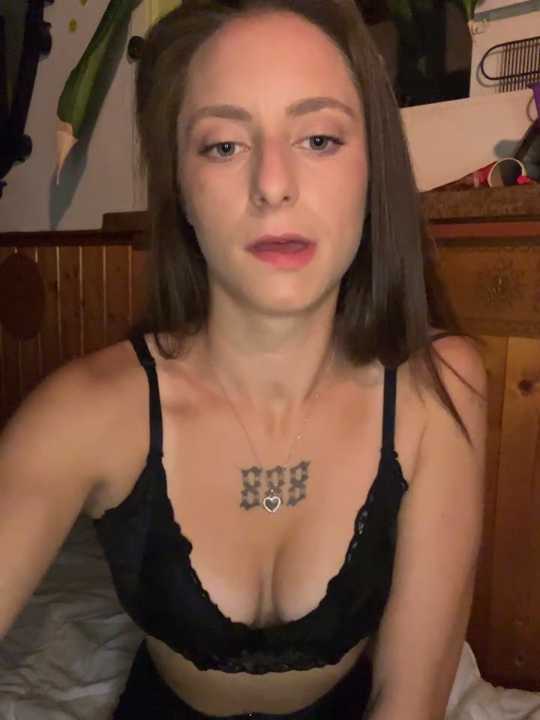 TeenLeonie18 cam recording