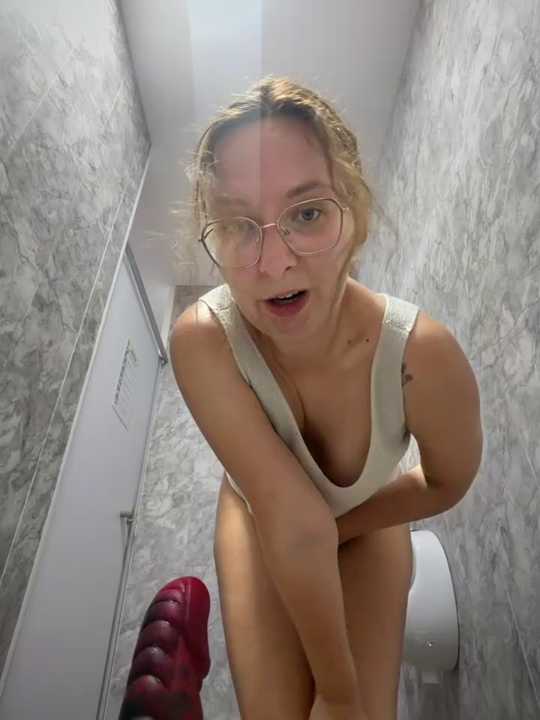 The_Snowwhitee cam recording