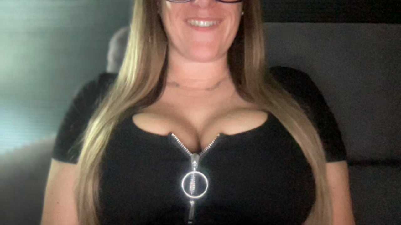 TittieTia19 cam recording