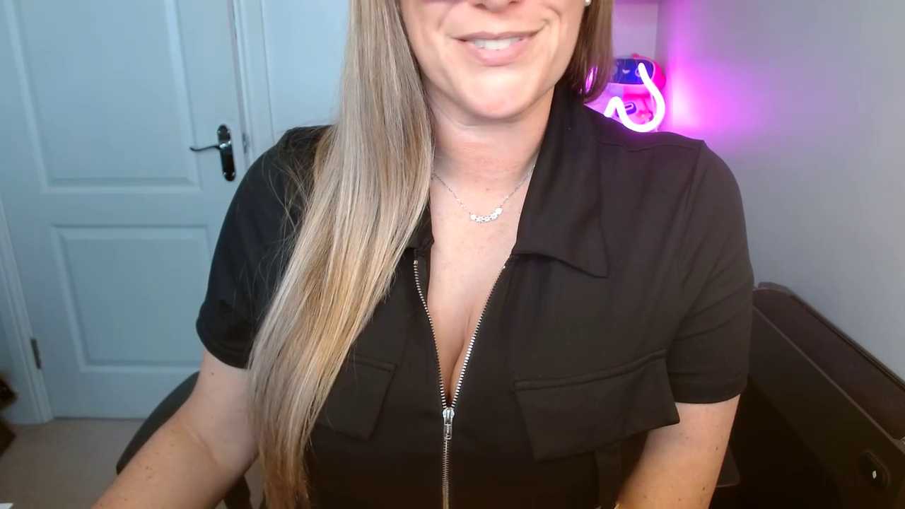 TittieTia19 cam recording