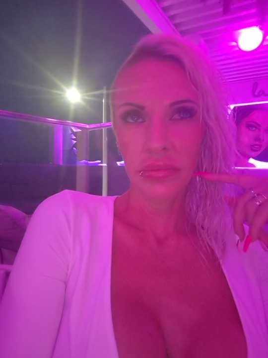 UK_Tall_Barbie_Slut cam recording