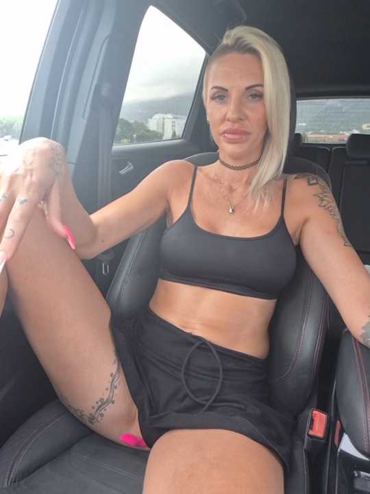 UK_Tall_Barbie_Slut