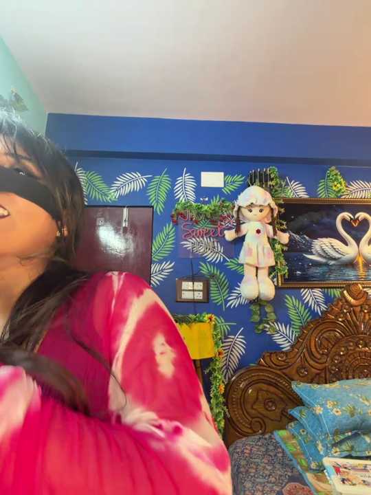 V-Hot-Sweti