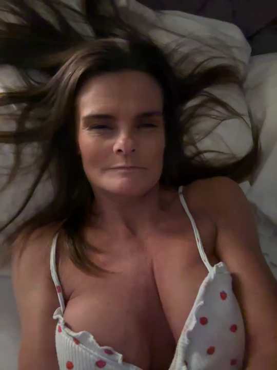 Valentina_Rose-2163xoxo Stripchat recording – Oct 25, 2026