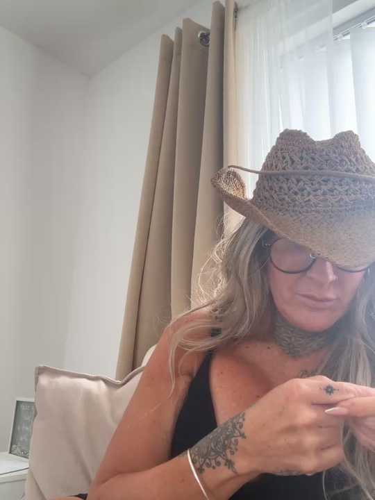 Velvet-DesireXX Stripchat recording – Oct 23, 2026