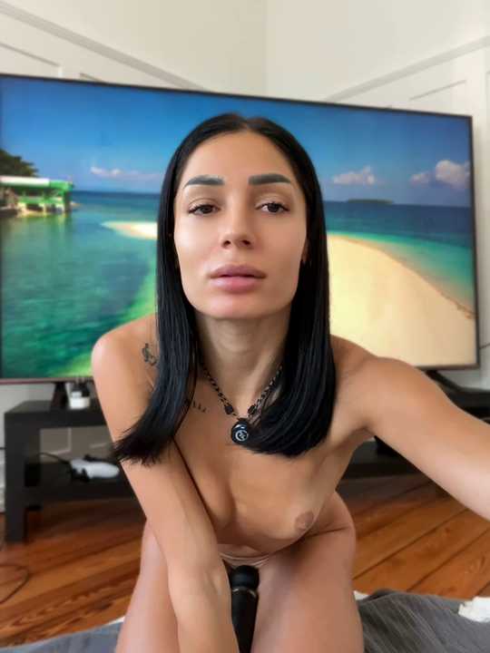 Vicky_luxe