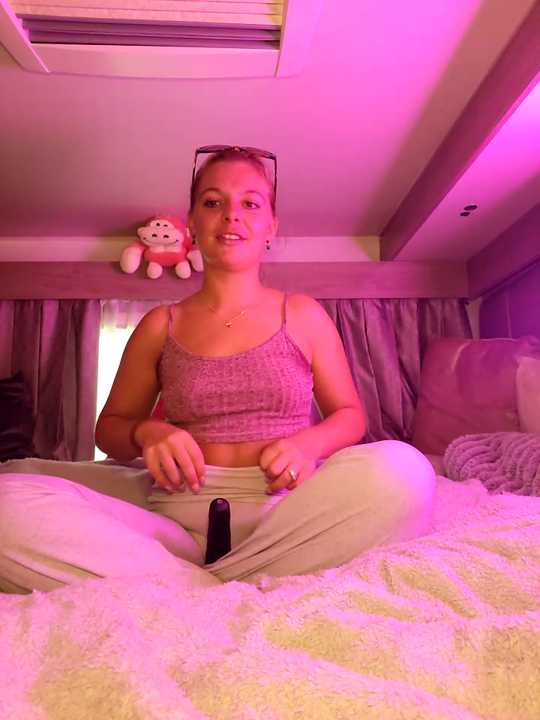 Vixen-Addiction Stripchat recording – Oct 20, 2026