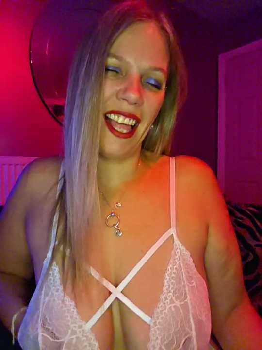 XXXHornyMilf