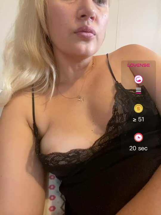 YourBlondee