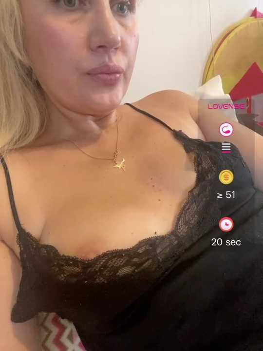 YourBlondee