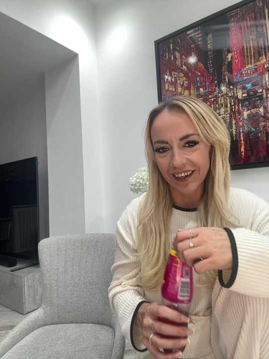 Your_girl_raven-x Stripchat recording – Oct 14, 2026
