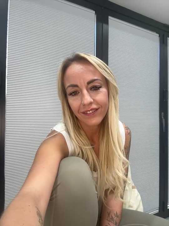 Your_girl_raven-x cam recording