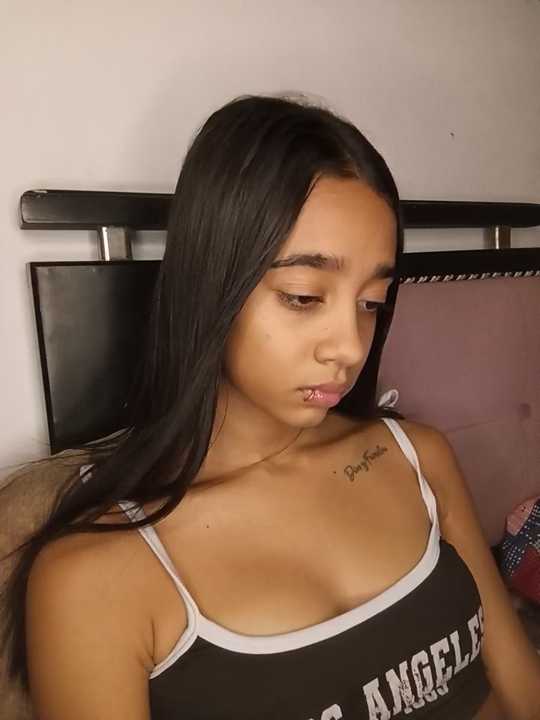 Zoe_Sweett18
